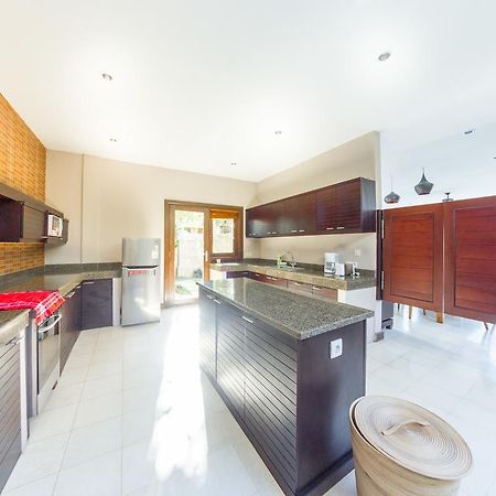 Villa Simone Ungasan Екстериор снимка