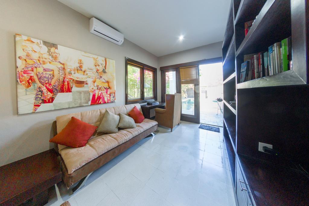 Villa Simone Ungasan Екстериор снимка