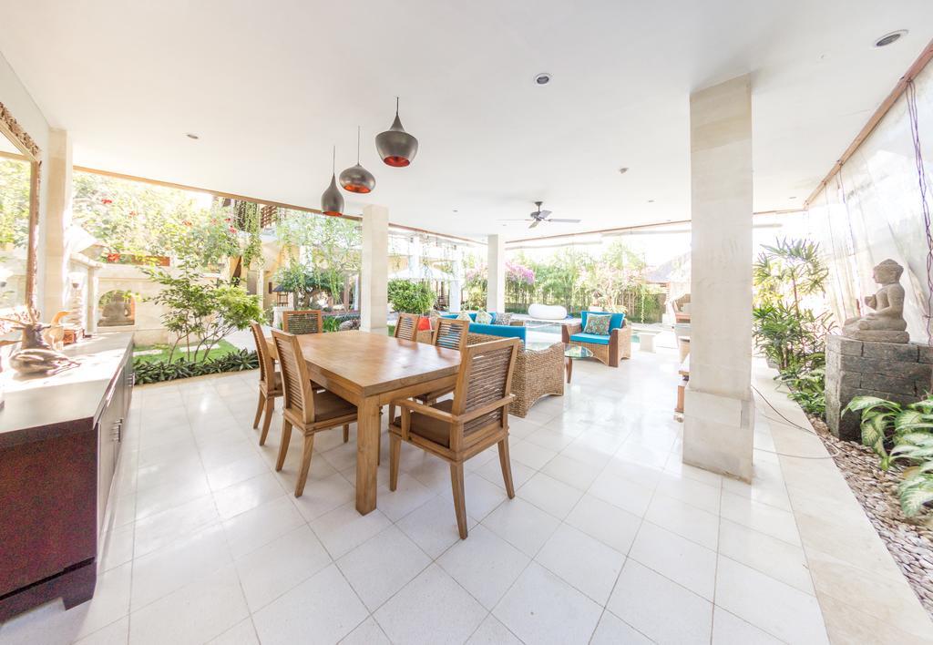 Villa Simone Ungasan Екстериор снимка