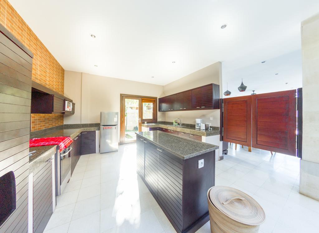 Villa Simone Ungasan Екстериор снимка